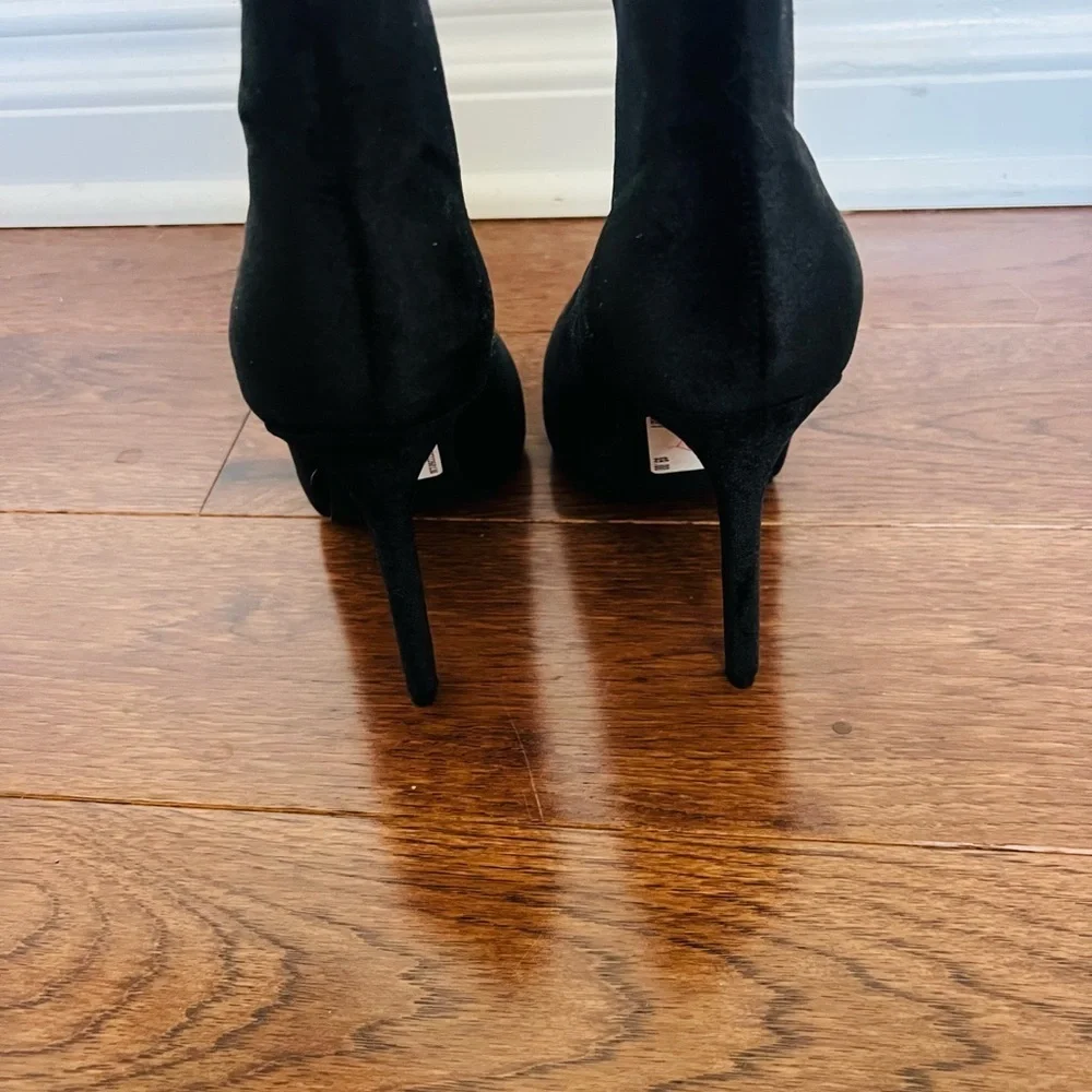 Liliana Black Suede Heeled Booties